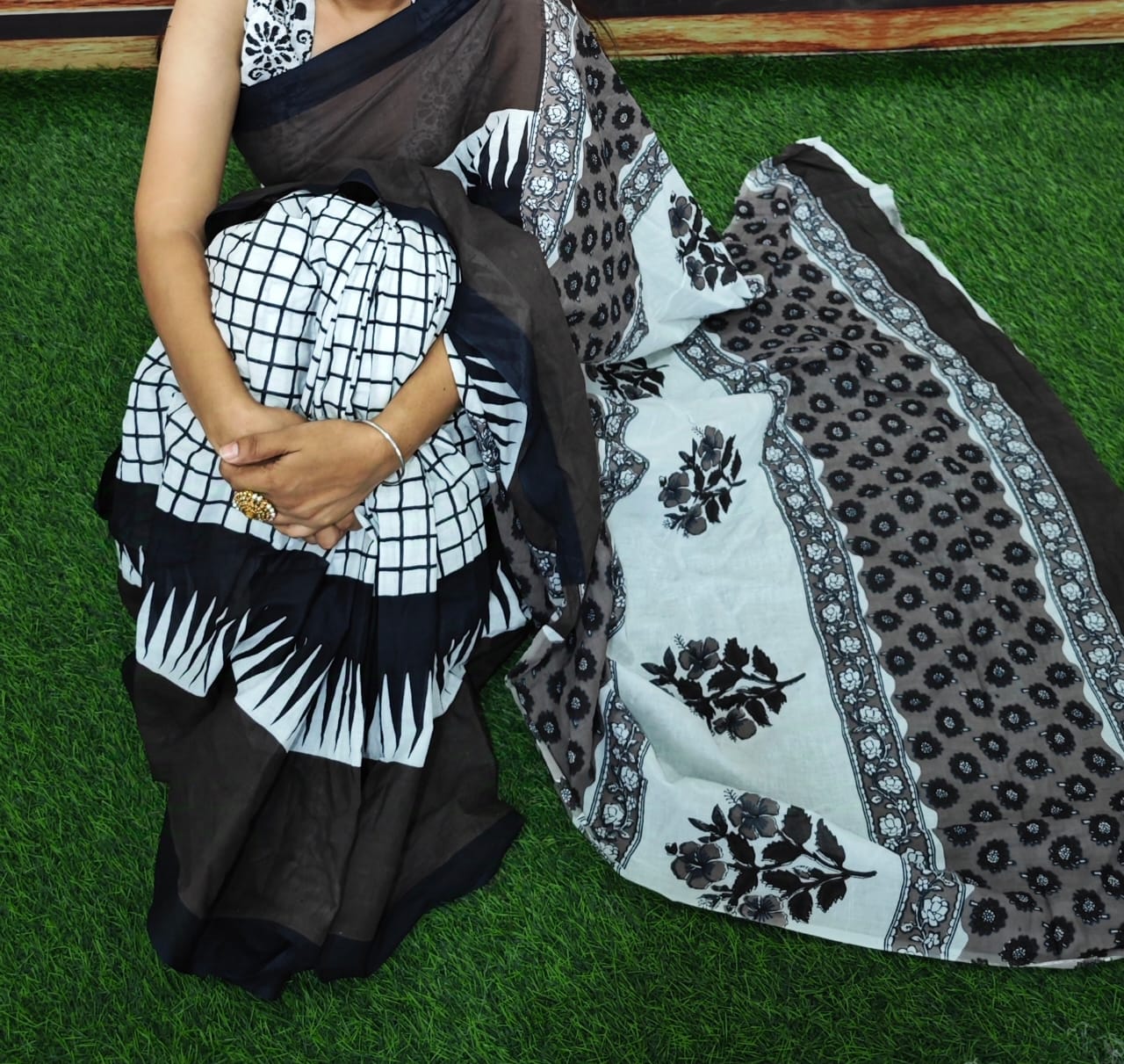 Jaipuri Mulmul Cotton Printed Saree With Blouse